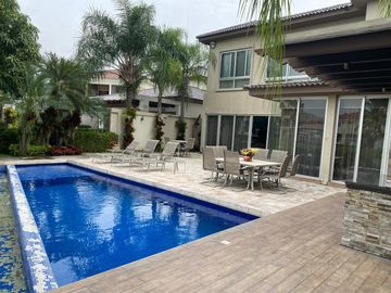 Venta de casa en Samborondon