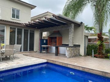 Venta de casa en Samborondon