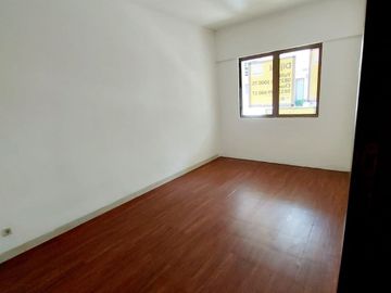 DIJUAL RUMAH MEWAH 2 LANTAI DI KOMPLEK DISCOVERY BINTARO