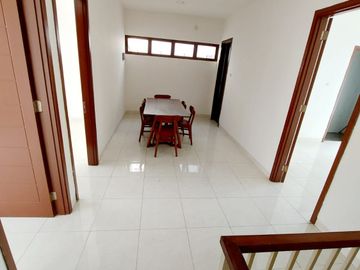 DIJUAL RUMAH MEWAH 2 LANTAI DI KOMPLEK DISCOVERY BINTARO