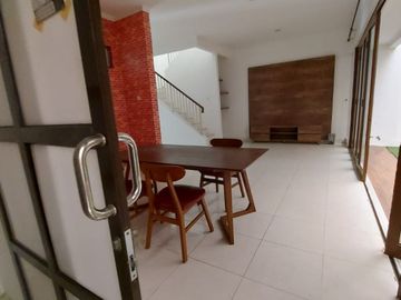 DIJUAL RUMAH MEWAH 2 LANTAI DI KOMPLEK DISCOVERY BINTARO