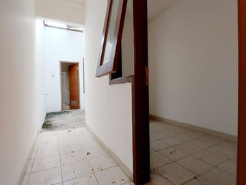 DIJUAL RUMAH MEWAH 2 LANTAI DI KOMPLEK DISCOVERY BINTARO