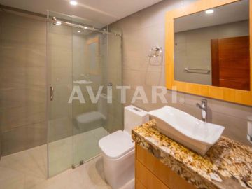 Casa en Venta en Altos de la Granda Centeno – Exclusiva, Amplia y con Piscina