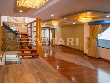 Casa en Venta en Altos de la Granda Centeno – Exclusiva, Amplia y con Piscina