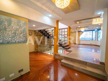 Casa en Venta en Altos de la Granda Centeno – Exclusiva, Amplia y con Piscina