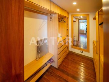 Casa en Venta en Altos de la Granda Centeno – Exclusiva, Amplia y con Piscina