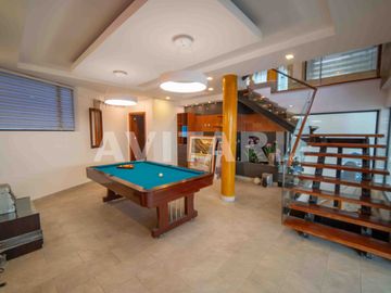 Casa en Venta en Altos de la Granda Centeno – Exclusiva, Amplia y con Piscina