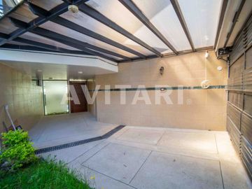 Casa en Venta en Altos de la Granda Centeno – Exclusiva, Amplia y con Piscina