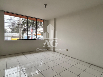 EN VENTA CASA DE 2 PISOS DE 383.33 MT EN PLENA AVENIDA   MARISCAL CASTILLA, MIRAFLORES, ZONA COMERCIAL Y ESTRATEGICA, CON 15 TIENDAS COMERCIALES Y DPT