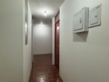 EN VENTA CASA DE 2 PISOS DE 383.33 MT EN PLENA AVENIDA   MARISCAL CASTILLA, MIRAFLORES, ZONA COMERCIAL Y ESTRATEGICA, CON 15 TIENDAS COMERCIALES Y DPT