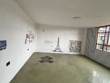 EN VENTA CASA DE 2 PISOS DE 383.33 MT EN PLENA AVENIDA   MARISCAL CASTILLA, MIRAFLORES, ZONA COMERCIAL Y ESTRATEGICA, CON 15 TIENDAS COMERCIALES Y DPT