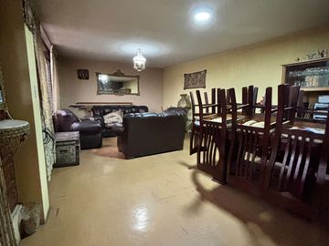 EN VENTA CASA DE 2 PISOS DE 383.33 MT EN PLENA AVENIDA   MARISCAL CASTILLA, MIRAFLORES, ZONA COMERCIAL Y ESTRATEGICA, CON 15 TIENDAS COMERCIALES Y DPT