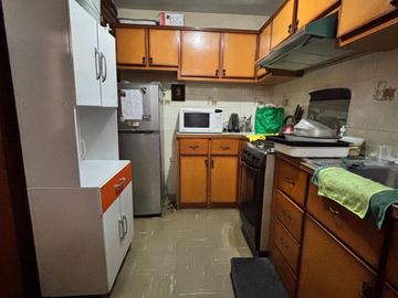 EN VENTA CASA DE 2 PISOS DE 383.33 MT EN PLENA AVENIDA   MARISCAL CASTILLA, MIRAFLORES, ZONA COMERCIAL Y ESTRATEGICA, CON 15 TIENDAS COMERCIALES Y DPT