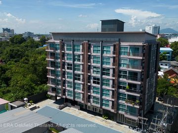 Condominium in the heart of Rayong city, quiet atmosphere, with convenience from complete facilities.