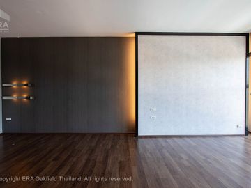 Condominium in the heart of Rayong city, quiet atmosphere, with convenience from complete facilities.