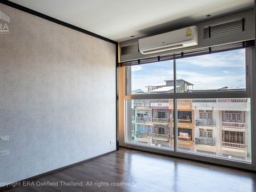 Condominium in the heart of Rayong city, quiet atmosphere, with convenience from complete facilities.