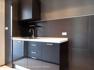 Condominium in the heart of Rayong city, quiet atmosphere, with convenience from complete facilities.