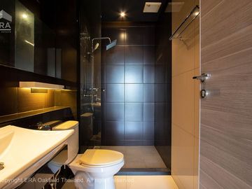 Condominium in the heart of Rayong city, quiet atmosphere, with convenience from complete facilities.