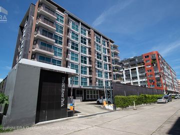 Condominium in the heart of Rayong city, quiet atmosphere, with convenience from complete facilities.