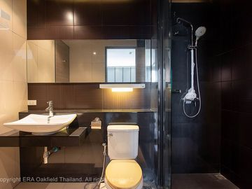 Condominium in the heart of Rayong city, quiet atmosphere, with full amenities (large room)
