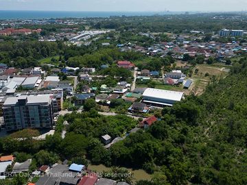 Condominium in the heart of Rayong city, quiet atmosphere, with full amenities (large room)