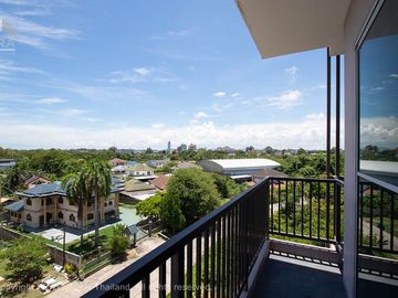 Condominium in the heart of Rayong city, quiet atmosphere, with full amenities (large room)