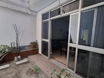 VENTA DE CASA 4 PISOS A UN PASO ESTACIÓN LOS JARDINES y METRO SAN JUAN DE LURIGANCHO