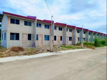 AFFORDABLE townhouse for sale in Villa Serena Liloan Cebu
