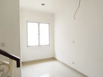 DIJUAL Rumah Baru 2 Lt, Bebas Banjir, Asri, Dekat AEON JGC