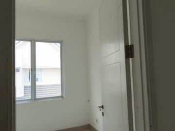 DIJUAL Rumah Baru 2 Lt, Bebas Banjir, Asri, Dekat AEON JGC