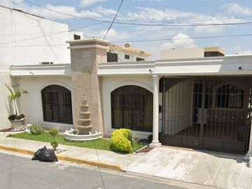 Casa en Venta cerca a plaza la Silla en Torre Molinos, Monterrey Nuevo León