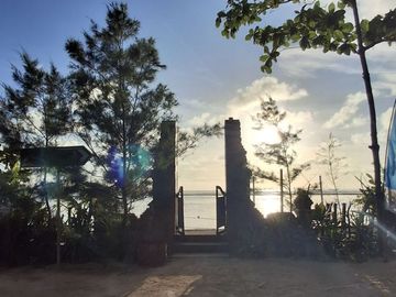 Hotel Resort di Ujung Genteng Sukabumi, Jawa Barat dengan view pantai