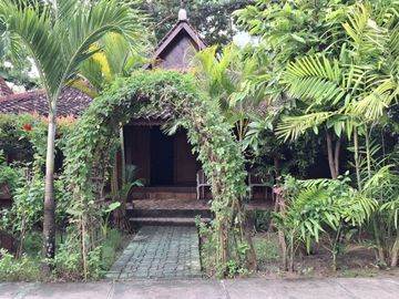 Hotel Resort di Ujung Genteng Sukabumi, Jawa Barat dengan view pantai