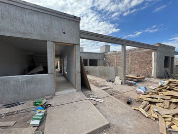 Casa en venta en Barrio Privado en Maipu -Financiacion disponible