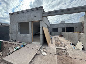 Casa en venta en Barrio Privado en Maipu -Financiacion disponible