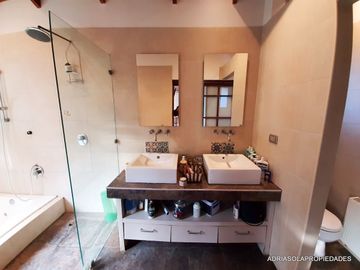 Ideal Renovacion 4d 4b, Estar, 264 Mts En 5.017 De Terreno