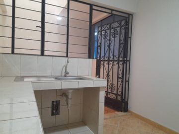 SE VENDE DPTO 2do PISO - 3 DORM - URB VILLASOL