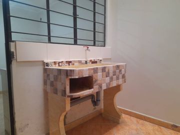 SE VENDE DPTO 2do PISO - 3 DORM - URB VILLASOL