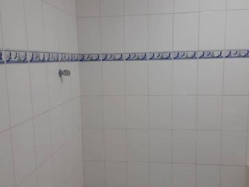 SE VENDE DPTO 2do PISO - 3 DORM - URB VILLASOL