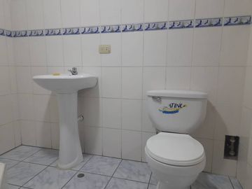 SE VENDE DPTO 2do PISO - 3 DORM - URB VILLASOL
