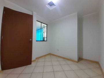 SE VENDE DPTO 2do PISO - 3 DORM - URB VILLASOL
