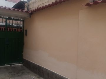 HERMOSA CASA RENTERA EN VENTA SECTOR SANTA VICTORIA QUITO