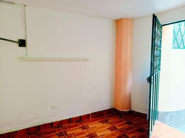 HERMOSA CASA RENTERA EN VENTA SECTOR SANTA VICTORIA QUITO