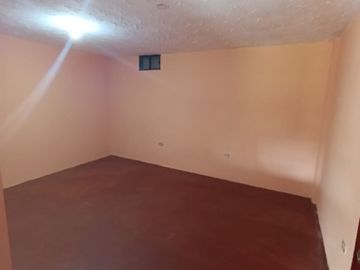 HERMOSA CASA RENTERA EN VENTA SECTOR SANTA VICTORIA QUITO