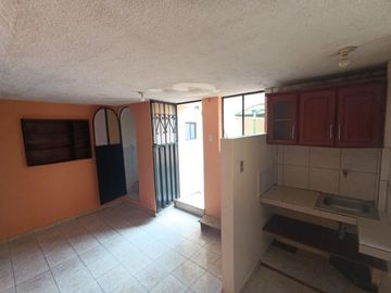 HERMOSA CASA RENTERA EN VENTA SECTOR SANTA VICTORIA QUITO