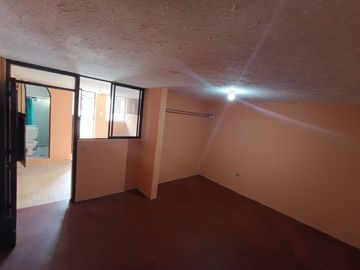 HERMOSA CASA RENTERA EN VENTA SECTOR SANTA VICTORIA QUITO