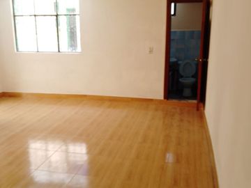 HERMOSA CASA RENTERA EN VENTA SECTOR SANTA VICTORIA QUITO