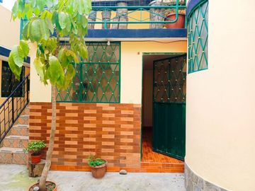 HERMOSA CASA RENTERA EN VENTA SECTOR SANTA VICTORIA QUITO