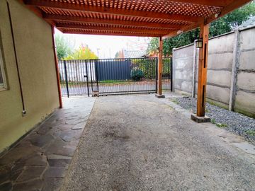SE VENDE CASA DE 4D Y 3B EN VALLE ALBORADA LINARES