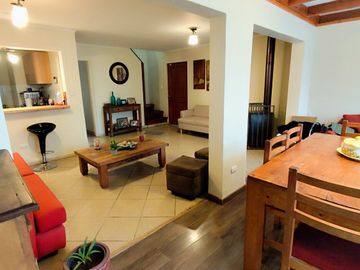 SE VENDE CASA DE 4D Y 3B EN VALLE ALBORADA LINARES